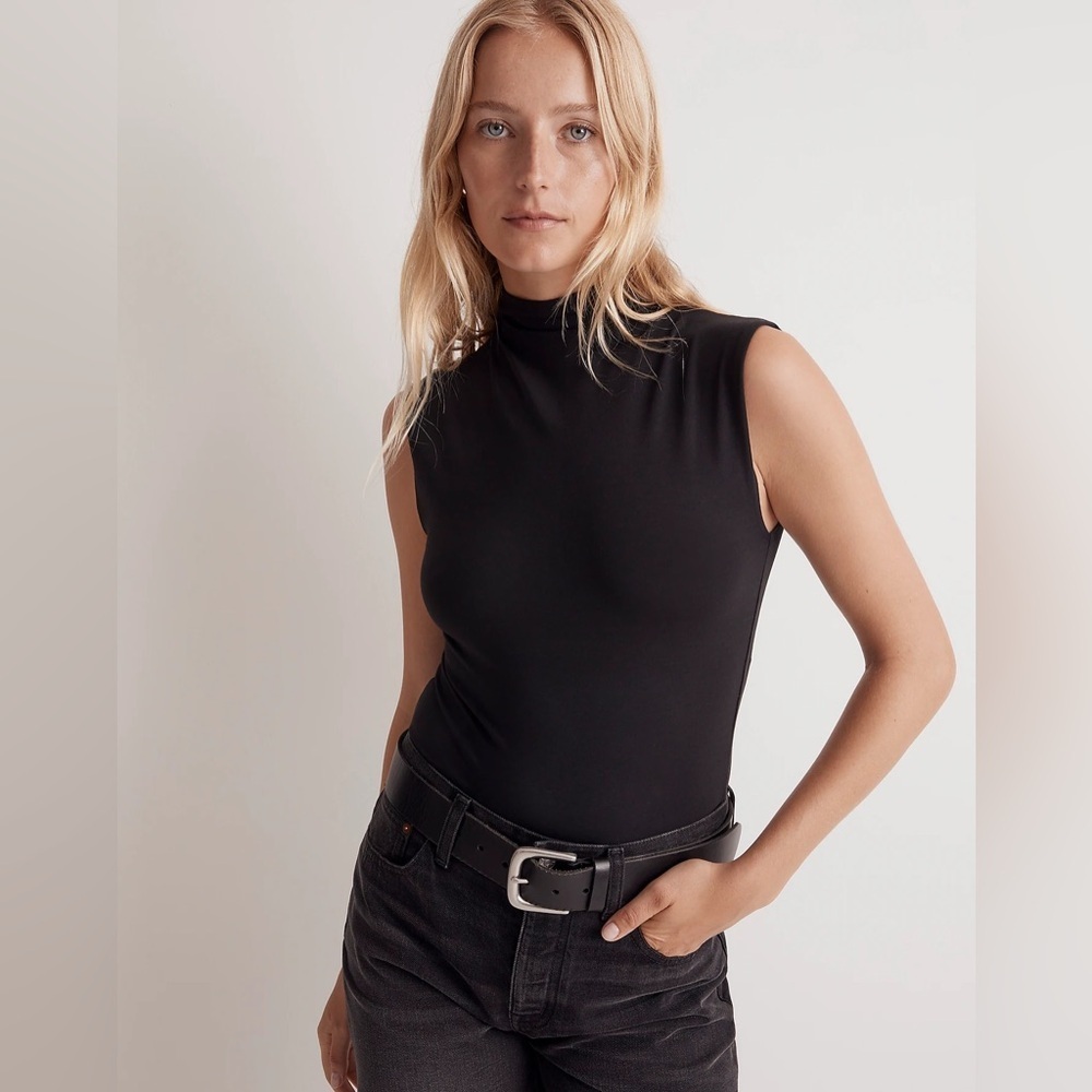 Madewell Funnelneck Cropped Muscle Tee in True Black